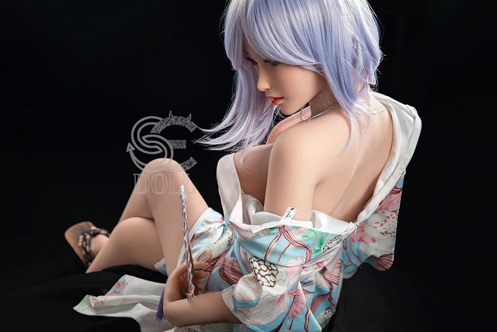 紫髪美人エロいリアルドール